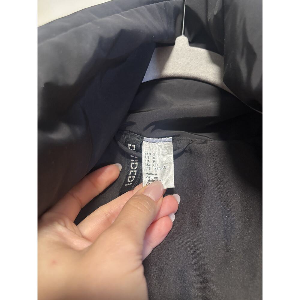 H&M Black Puffer Jacket Size S - Picture 3 of 6